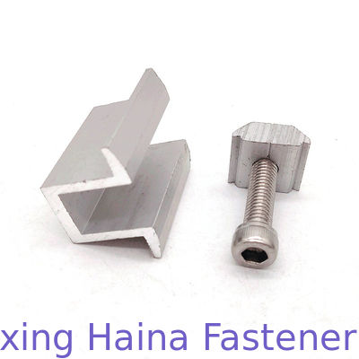 육각 소켓 헤드 캡 나사가있는 태양 전지 패널 장착 중간 알루미늄 클램프